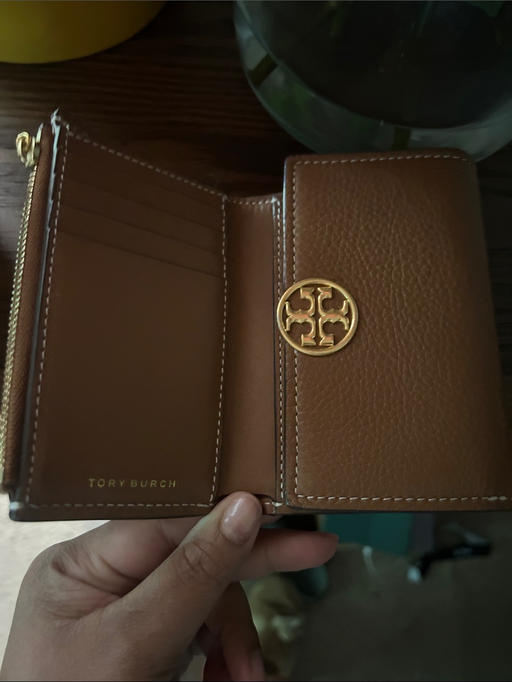 Tory Burch Brown Leather Wallet with Gold Logo - Picture 3 of 6